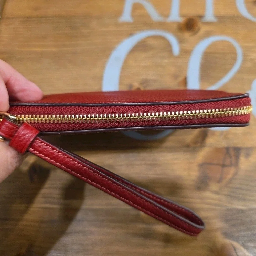 NEW‎ With Tags Coach Brick Red C7943 Wristlet